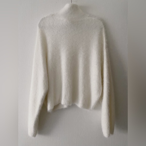 H&M | Fuzzy Cream Sweater - Picture 3 of 5